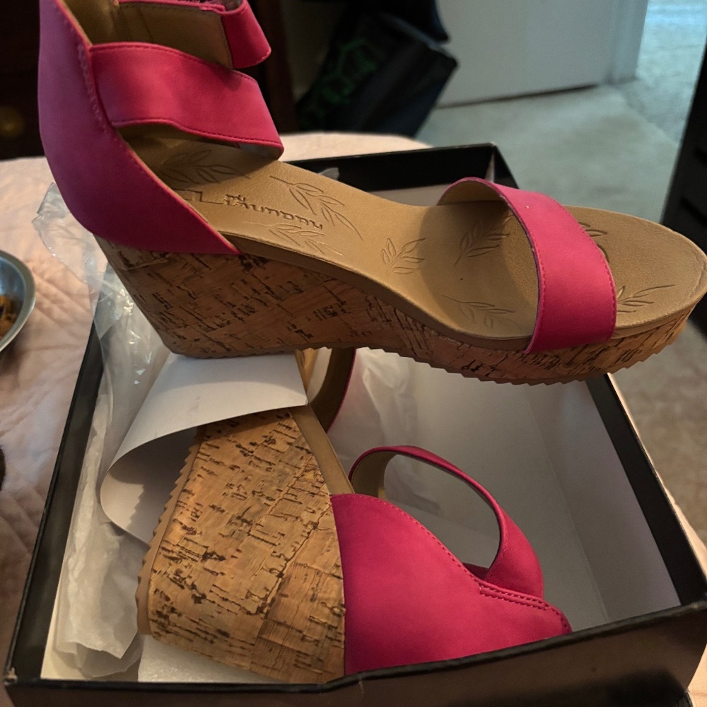 Wedge sandals